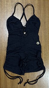 Macaquinho - lacinho lateral texturizado e decote cruzado