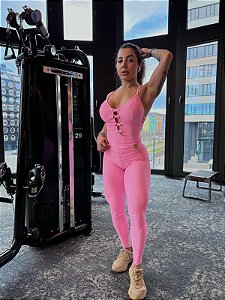 Macacão decote profundo - empina bumbum