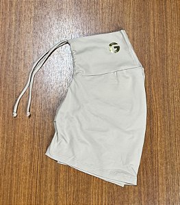 Short Empina Cordão no Vós com Bolso