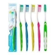 Escova de Dente Adulto Cores Sortidas 12 Unidades