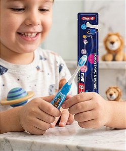 Escova dental infantil macia