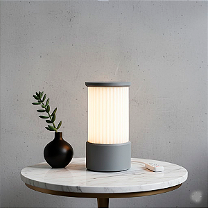 Luminária de Mesa LED Decorativa – Design Ondulado e Luz Ajustável
