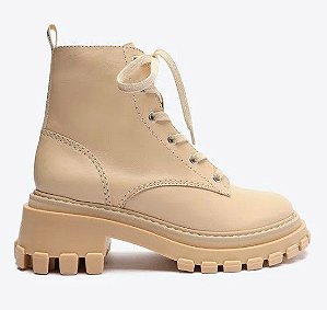 BOTA COTURNO CANO CURTO TRATORADO CREME