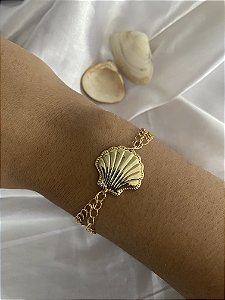 PULSEIRA CONCHA COM DUPLA CORRENTE FOLHEADA