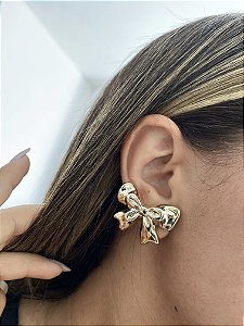 BRINCOS LAÇO DOURADO