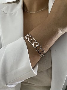 BRACELETE CORAÇÕES PRATEADO