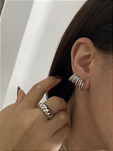 BRINCOS EAR CUFF COM ZIRCÔNIAS- PRATEADO