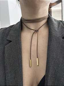 CHOKER GRAVATINHA INSPIRAÇÃO ANA CASTELLA- MARROM