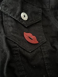 BROCHE KISS