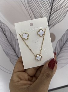 CONJUNTO TREVO BRANCO EM AÇO INOX