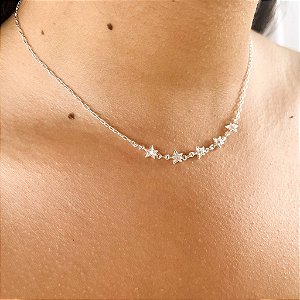 Colar com estrelas de zircônia