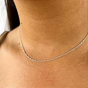 Corrente singapura feminina