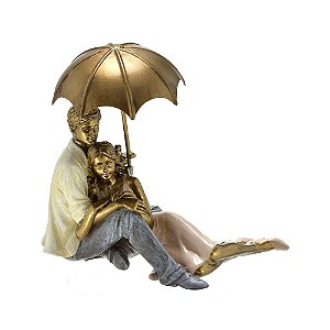 Estatua Casal Decorativo Em Resina Com Guarda-chuva Mabruk