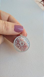 PINGENTE MEDALHA COM CRUZ NO CENTRO PRATA 925