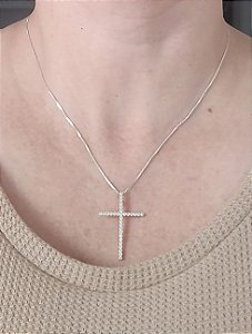 COLAR DE PRATA 925 CRUZ CRAVEJADA ZIRCÔNIAS LUXO