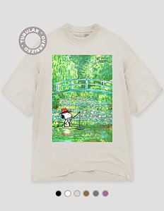 Camiseta Oversized Tubular Snoopy na Lagoa de Lírios