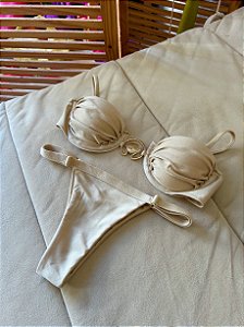 Coquille ajustável c/ detalhe concha nude