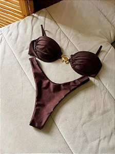 Coquille asa delta marrom escuro