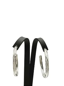 Brinco Argola Meia Cana Pele de Cobra 5cm em Aço Inoxidável