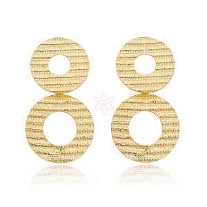 Brinco circulo duplo trabalhado.