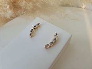 Brinco de pedrinhas folheado a ouro 18k