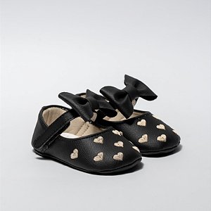 SAPATILHA LOVE - COR PRETO - C/ LAÇO E BORDADO CORAÇÃO - LINHA BABY