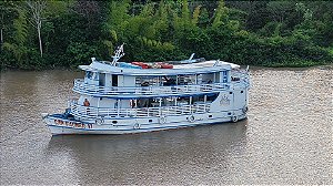 Barco Regional Santarém: 85 Pessoas