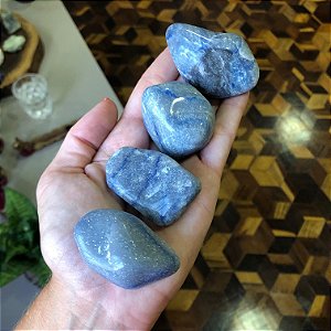 Quartzo Azul Pedra Rolada (G) - Calma, Leveza, Comunicação, Serenidade