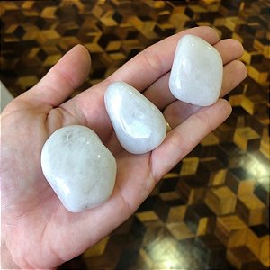 Pedra Rolada Quartzo Branco (G) - Energização, Iluminação, Sabedoria