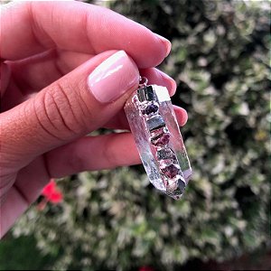 Pingente Cristal de Quartzo Mix de Turmalinas Prateado - Purificação, Energização, Saúde, Amorosidade