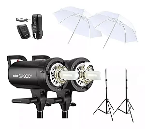 Kit Flash Estúdio Godox SK300II 600W com Rádio Universal + Sombrinha Difusora + Tripé 2,40m
