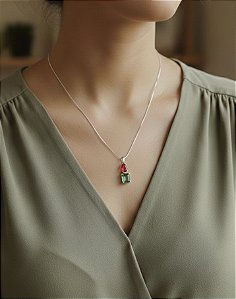 Colar pingente zircônias gota cereja e quadrada acqua