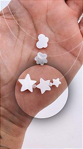 Gargantilha Fio de Nylon Estrelas em Madrepérola