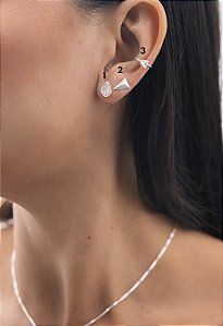 Brinco triângulo spike