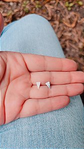 Brinco triângulo liso