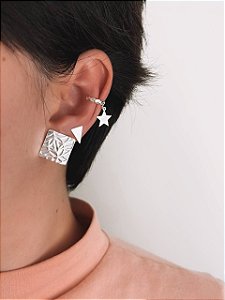 Brinco triângulo liso