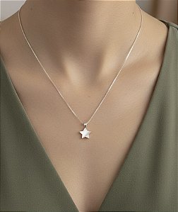 Colar com estrela em madrepérola