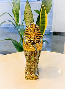 Sarcófago com múmia