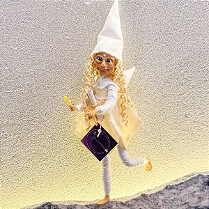 Ser mágico - Menina morena cabelo e roupa branca