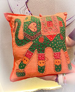 Almofada Indiana - Laranja com estampa de Elefante