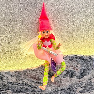 Ser mágico- Menina com heterocromia e Roupa rosa com verde