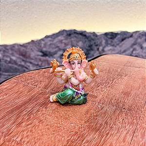 Ganesha tocando flauta PP colorida
