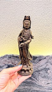 Kuan Yin Dourada