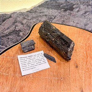 Turmalina negra bruta - diversos tamanhos