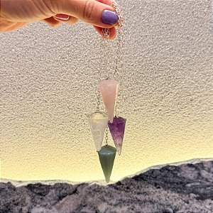 Pêndulo de pedras naturais