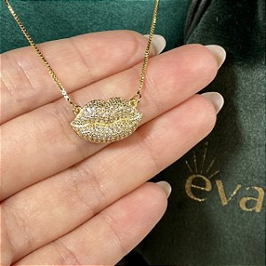 Colar com  Pingente de Boca Cravejado com Zircônias Cristal com Banho de Ouro 18k