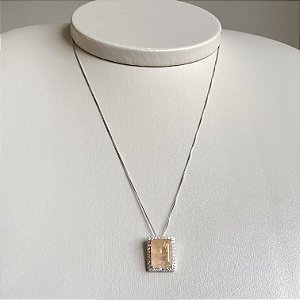 Colar com Pingente Cravejado com Zircônia Fusion Morganita e Microzircônias Cristal em PRATA 925 com Banho de Ródio Branco