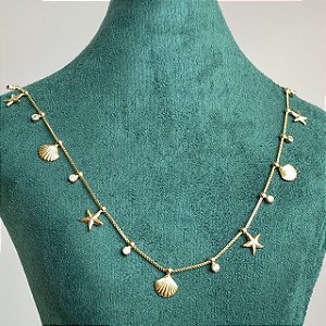 Colar com Pingentes de Praia (Estrelas do mar, Conchas) e Zircônias Cristal com Banho de Ouro 18k