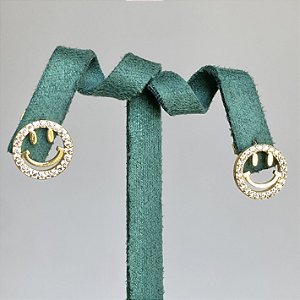 Brinco smile cravejado com zircônias na cor cristal com banho de ouro 18k