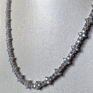 Colar riviera uva cravejada em 4 pontos com zircônias cristal de 2mm e 40cm de comprimento com banho de ródio branco